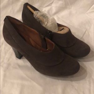 Clark’s Artisan Brown Suede Shoe Bootie 7.5 NWOT
